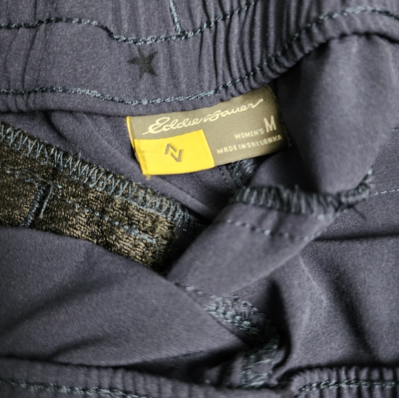 💥Sale💥2 Pairs of Eddie Bauer Drawstring Waist Shorts - Picture 2 of 3